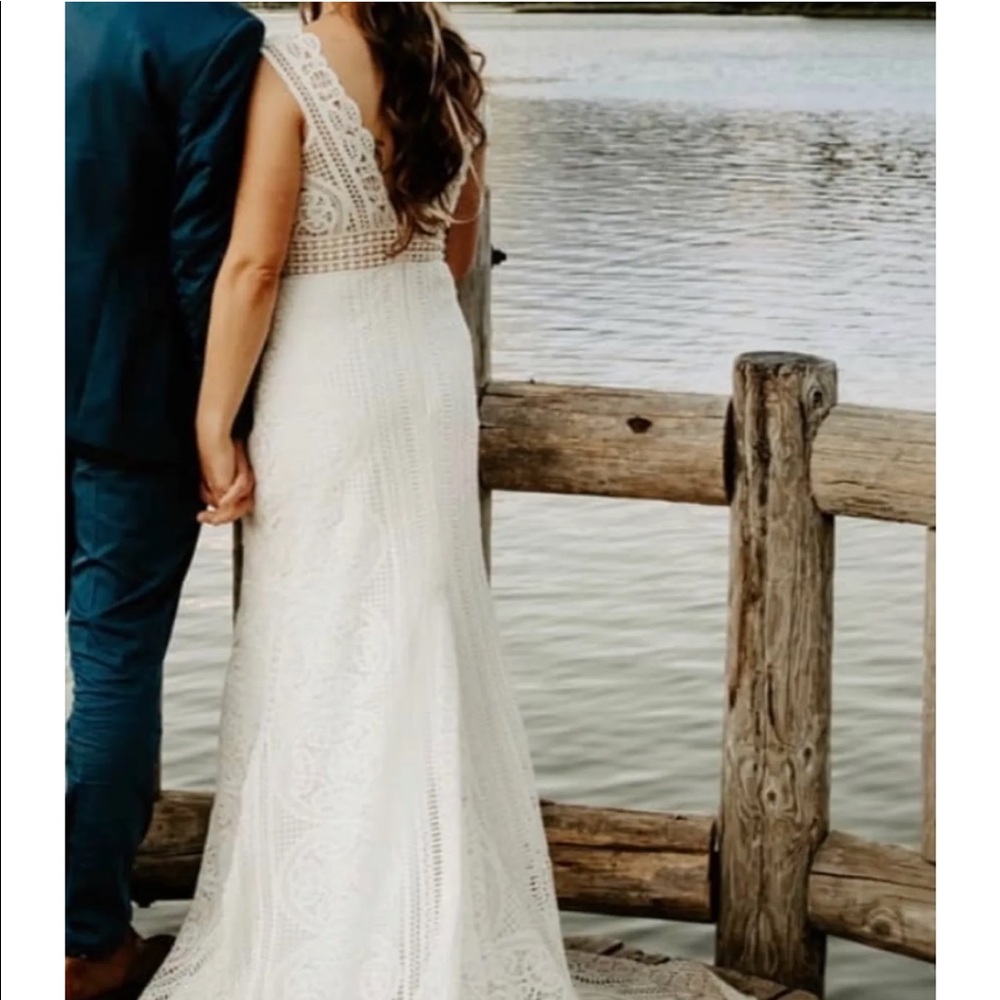 Designer Jane Hill Eden White Label Collection Bohemian wedding gown - Picture 4 of 11